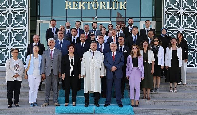 Rektör Alpay Arışbaş misyona başladı