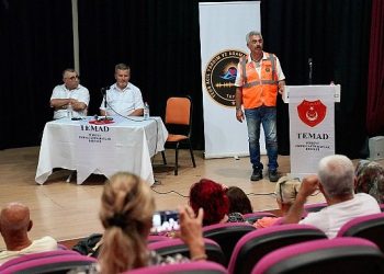 Seferihisar’da zelzele konferansı yapıldı