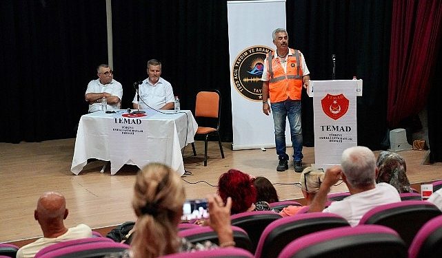Seferihisar’da zelzele konferansı yapıldı