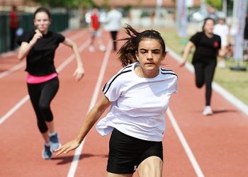 Semra Aksu Atletizm Parkı 1 yılda binlerce Karşıyakalıyı atletizm ile tanıştırdı