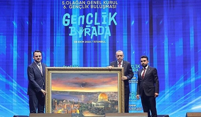 Tarihi ve Kutsal Yerler ile Büyüleyen Stant: Amine Sultan Tan’ın “Ruh-u Revan” Standı.