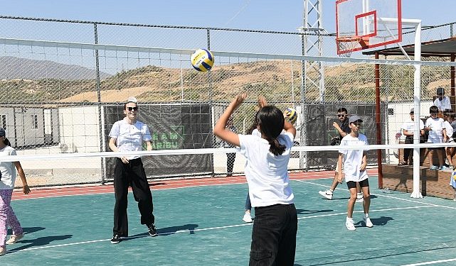 Team Paribu ve Gereksinim Haritası, Hatay’da 400 çocuk ve gencin faydalanacağı spor alanı inşa etti