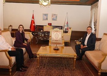 Vali Becel’den Belediye Lideri Savrana’a Veda Ziyareti