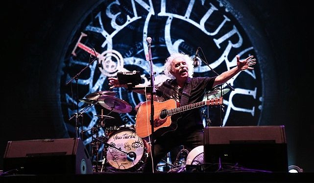 Yeni Türkü’den Şenlik Tadında Konser