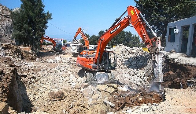 Yeşilyurt Pazaryeri için birinci kazma vuruldu