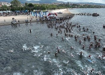 Zeytinburnu Masterler Yüzme Ekibi 2 bin 650 Metreye Kulaç Attı