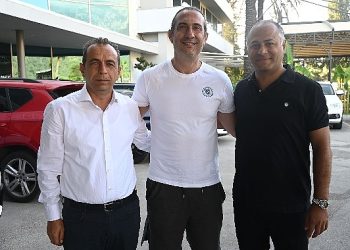 110 kişilik dev takımdan konser sürprizi