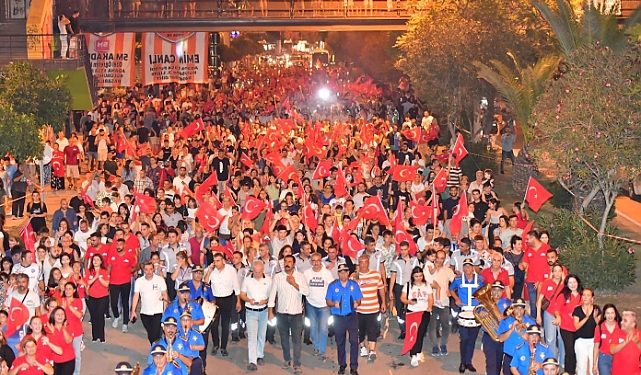 30 Ağustos coşkusu Çukurova’da yaşandı
