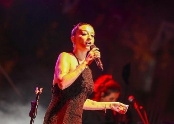 30. Milletlerarası Gemlik Zeytini Şenliğinin finalini Melike Şahin yaptı