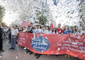 92. İzmir Enternasyonal Fuarı dünya gençlerinin gücüyle başladı