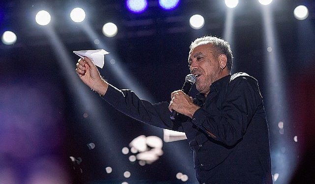 92. İzmir Enternasyonal Fuarı’nda finali Haluk Levent yaptı