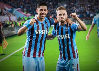 Trabzonspor evinde Beşiktaş’ı 3-0 mağlup etti
