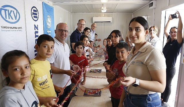 Allianz Kümesi CEO’su Oliver Bäte ve Allianz Türkiye CEO’su Tolga Gürkan, UNICEF ile Birlikte Sarsıntı Bölgesini Ziyaret Etti