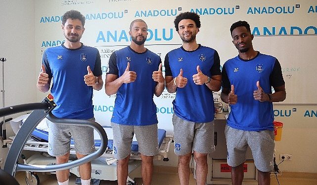 Anadolu Efesli 4 basketbolcu sıhhat denetiminden geçti