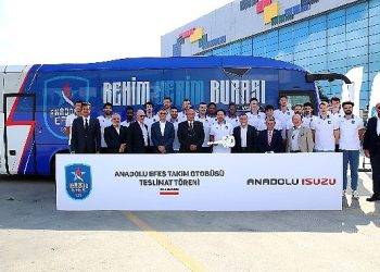 Anadolu Isuzu, Anadolu Efes’in Muvaffakiyet Seyahatine Paha Katmaya Devam Ediyor