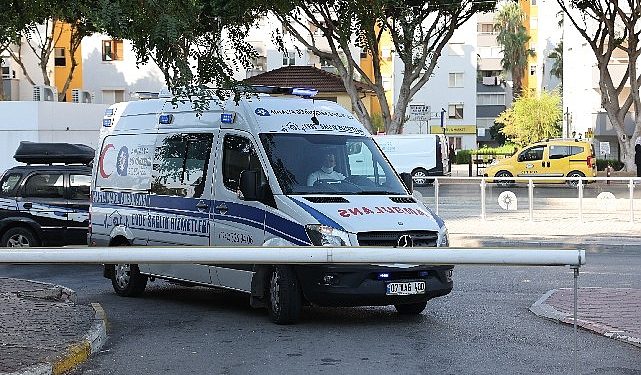 Antalya Büyükşehir, Konutta Sıhhat Hizmetleri ile yüzlerce hastaya ulaşıyor