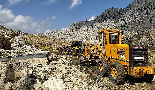 Antalya Büyükşehirden Akseki’nin yayla yollarına bakım