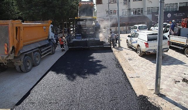 Antalya Büyükşehir’den Elmalı Hükümet Caddesine sıcak asfalt