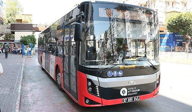 Antalya Büyükşehir’e ilişkin toplu ulaşım araçları 30 Ağustosta fiyatsız yolcu taşıyacak