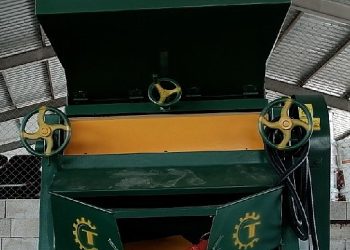 Besicilere yem ezme makinesi hibe ediliyor