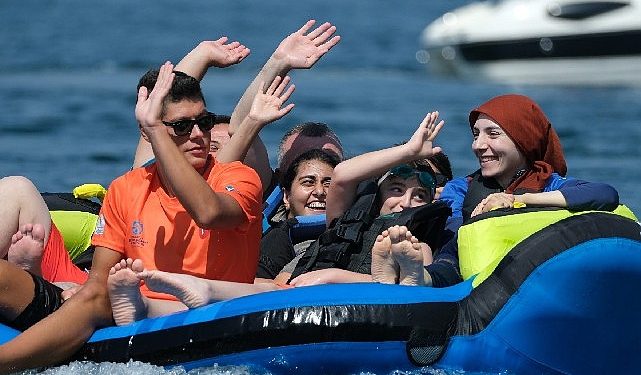 Bu şenlikte mahzur yok, cümbüş var