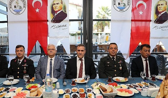 Burhaniye Belediyesi’nden Gazilere 19 Eylül Kahvaltısı