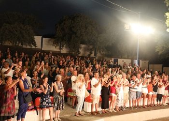 Çantadaki Sır ören’de tiyatroseverlerle 