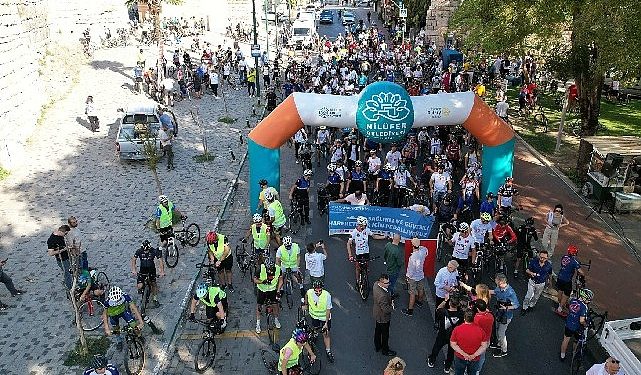 Cumhuriyet için Tophane’den Mudanya’ya pedalladılar