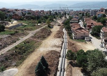 Derince Köprülü Kavşak Çalışmaları kapsamında altyapı çizgileri deplase ediliyor