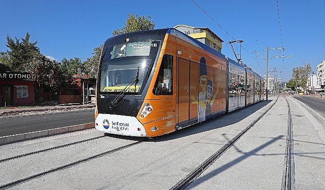 Doğu Garajı-Meydan Ortasındaki Tramvay Seferleri Tekrar Başladı