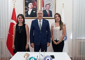 Egeli Akademisyenlerden Esirgeyici Giysilerde Termal Bozunmaya Yönelik Proje