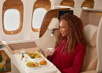 Emirates, Uçak İçi Yemek Ön Sipariş Hizmetini Avrupa Genelinde Genişletiyor