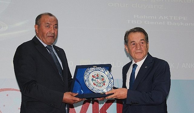 Ferdî Bilgilerini Koruyan, Ülkesinin İktisadını ve Toprak Bütünlüğünü De Korur