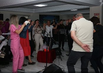 Gönül Köşkü Huzurevi Koro konseriyle eğlendi