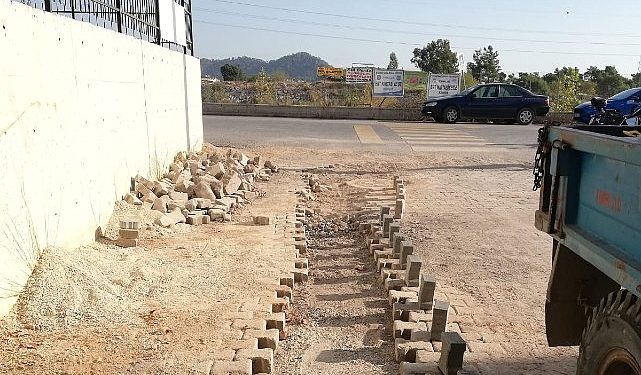 İlçe Genelinde Yol ve Kaldırım Çalışmaları