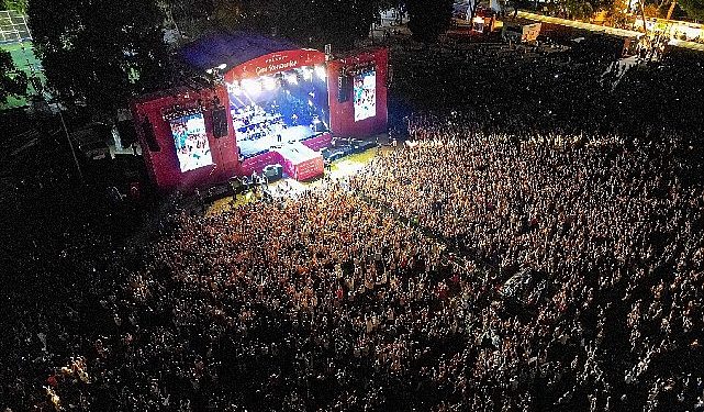 İzmir Fuarı’nda unutulmaz gece