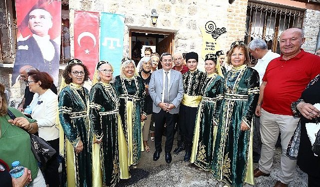 İzmir Kırım Türkleri ‘Evlerine’ Kavuştu