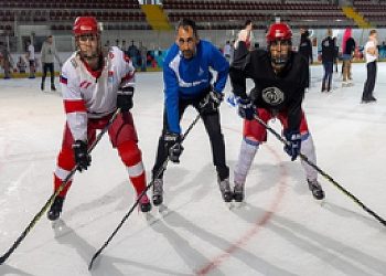 İzmir’de Buz Pateni Dönemi Açıldı