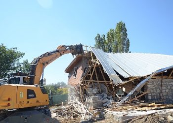 Kaçak Villa İnşaatı Yerle Bir Edildi