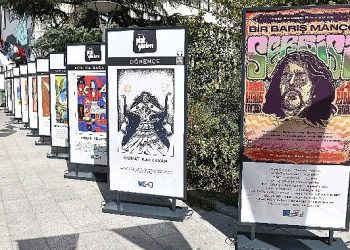 Kadıköy’de plaklar Barış Manço anısına dönüyor