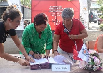 Karaburun’da Bayanın Hak  ‘Devrimi’