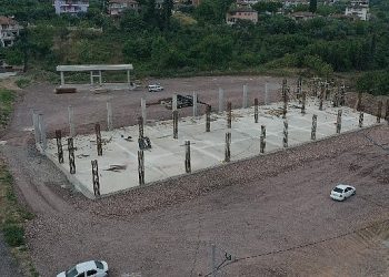 Karamürsel Terminal Binası tam yol ilerliyor