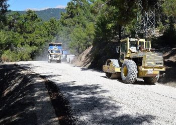 Kaş Yuvacık küme yolu asfaltlanıyor