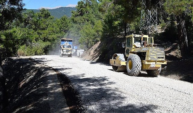 Kaş Yuvacık küme yolu asfaltlanıyor