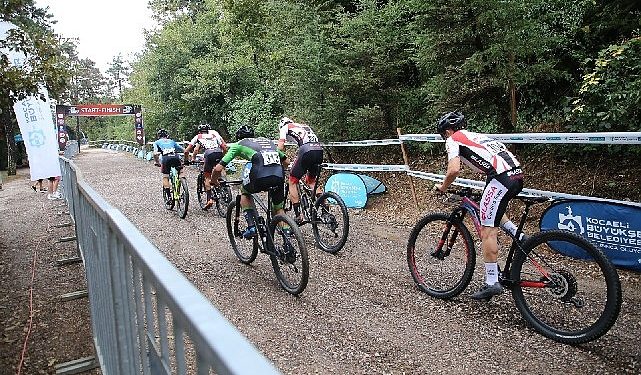 Kocaeli’de Memleketler arası Dağ Bisikleti Kupası Yarışları start aldı