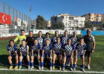 Konak Belediyespor U17 Kız Futbol Ekibi şampiyonluk yolunda
