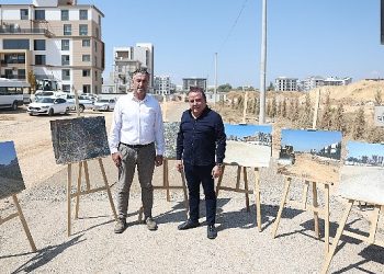 Lider Böcek Altıntaş’ta problemleri dinledi