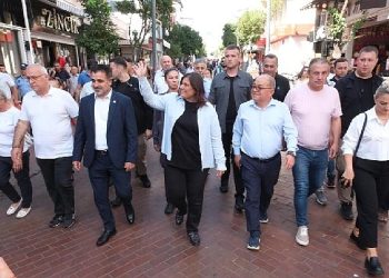 Lider Çerçioğlu Nazilli’de vatandaşlarla bir ortaya geldi