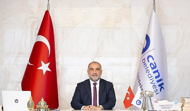 Lider Sandıkçı: “Peygamber Efendimizin (S.A.V) hayatını, bizlere olan bildirilerini ve öğütlerini prensip edinmeliyiz”