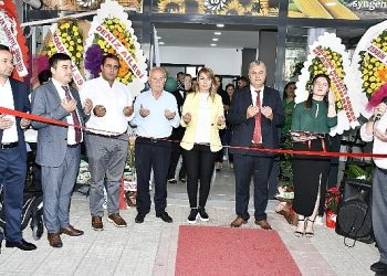 Malkara Belediye Lideri Ulaş Yurdakul Ar Zirai İlaç ve Tohum’un açılışını gerçekleştirdi